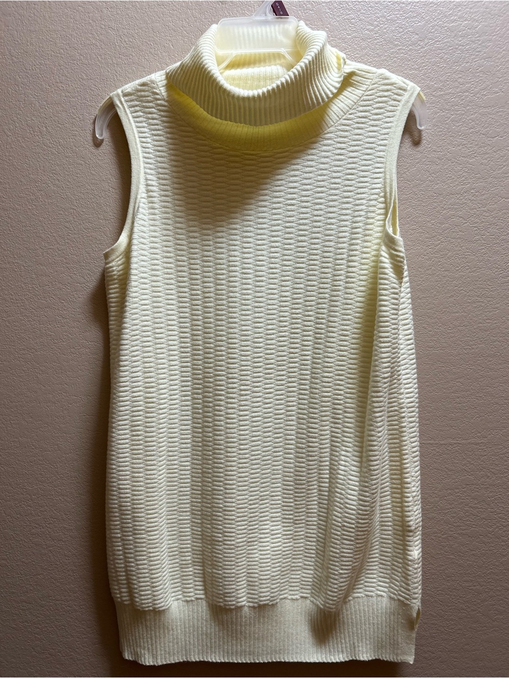 Susan Graver Ribbed Sleeveless Cowl Neck Tunic in Light Yellow Medium NWOT